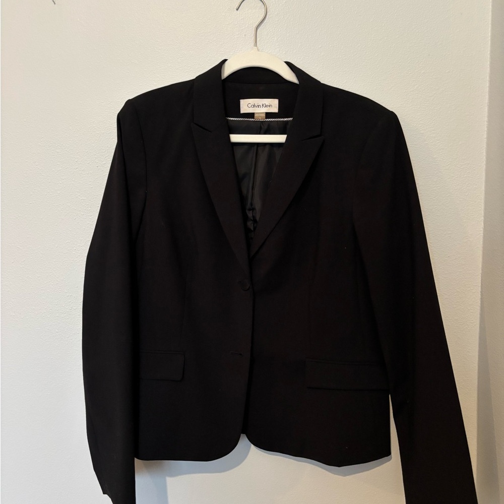 Calvin Klein Women's Elegant Black Suit Jacket